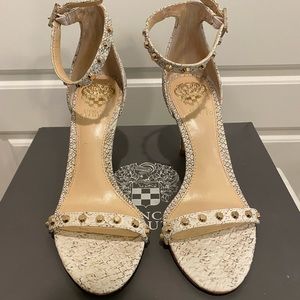 VINCE CAMUTO HEELS • WORN ONCE • PERFECT CONDITION • BOX INCLUDED